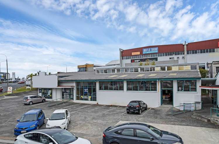 Units A-D/171 Target Road Wairau Valley_6