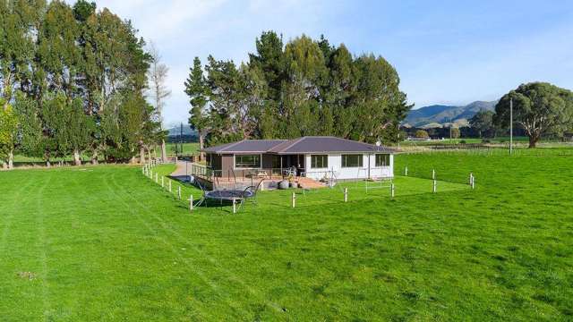 Superbly Renovated Private Lifestyle
