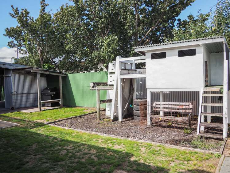 11 Clifton Avenue Carterton_16