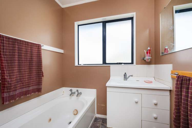 28 Peppertree Glade Kelvin Grove_13