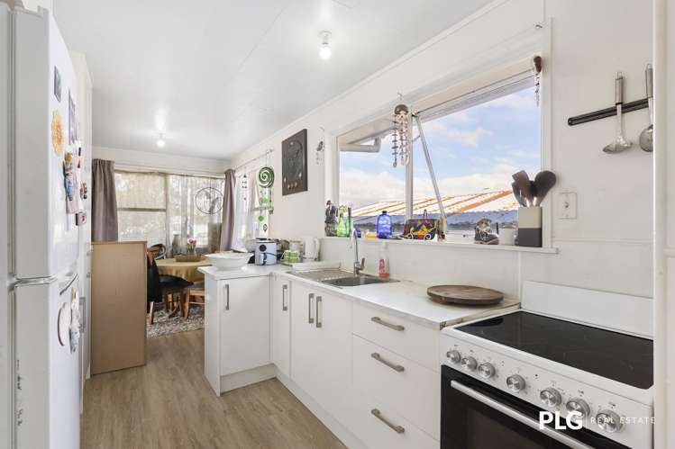 2 Awakino Place_4
