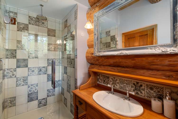 123 Hillview Road Alexandra_16