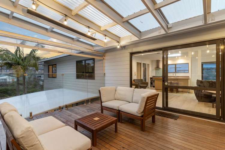 1/690 Beach Road Browns Bay_1