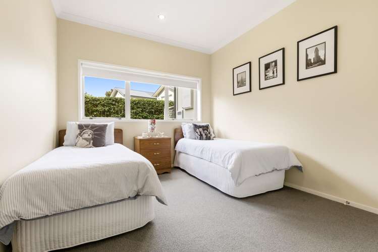 2/17 Tremaine Avenue Two Mile Bay_13