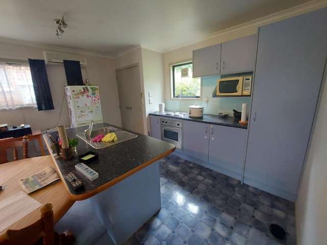 42B McMeekan Ave 1053_2