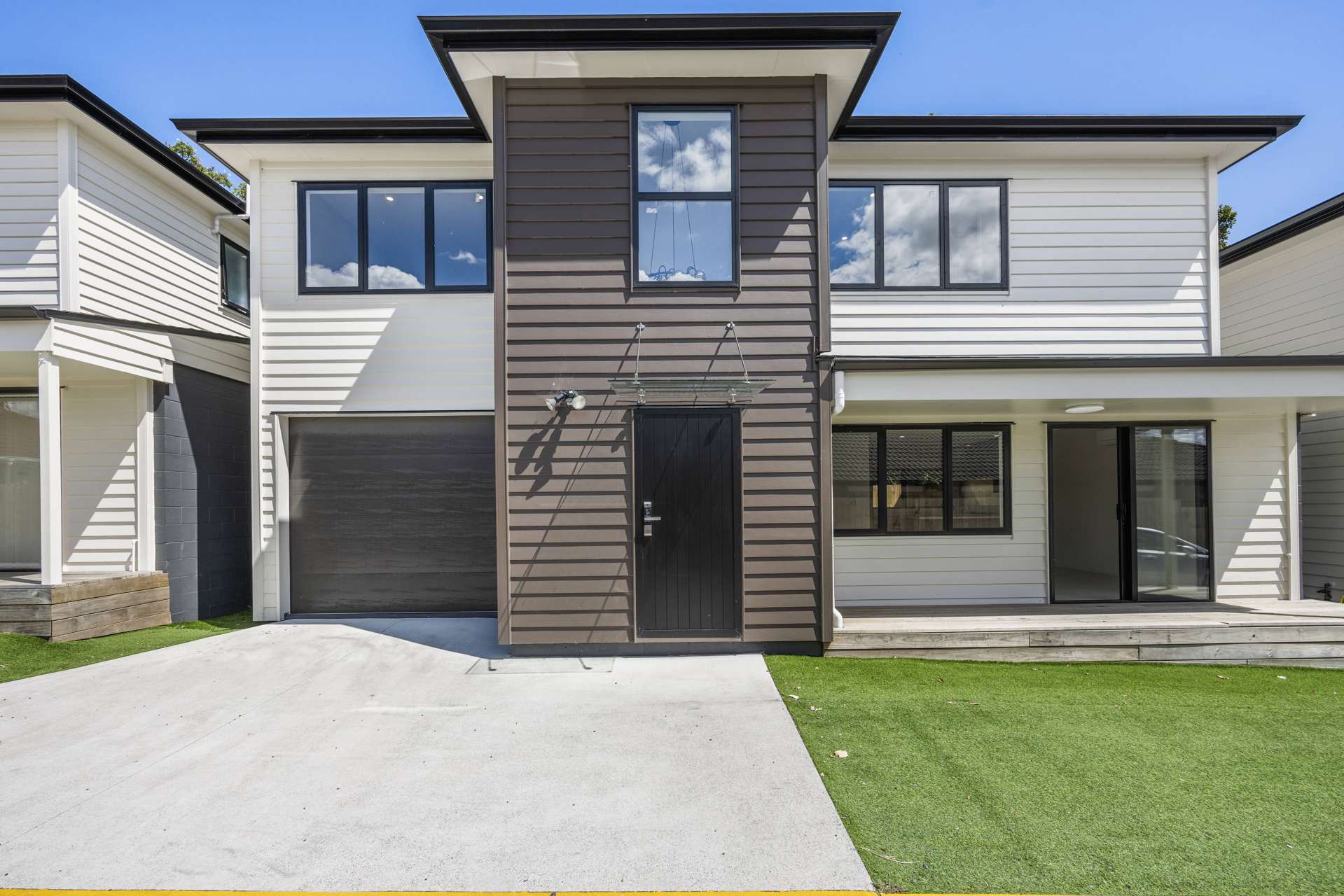 2/16 Brandon Road Glen Eden_0