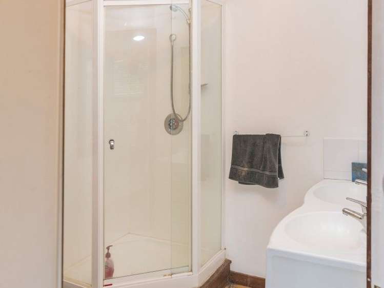 77 Stanley Crescent Beachville_27