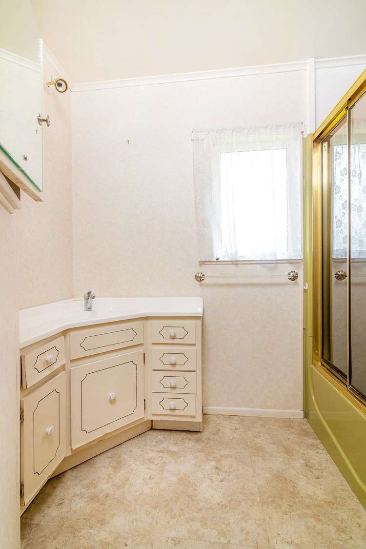 34 Tiroroa Avenue Te Atatu South_12