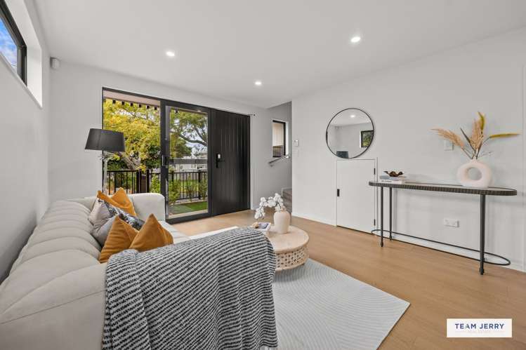 16 Moana Avenue One Tree Hill_9