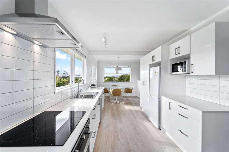 102 Tirimoana Road Te Atatu South_7