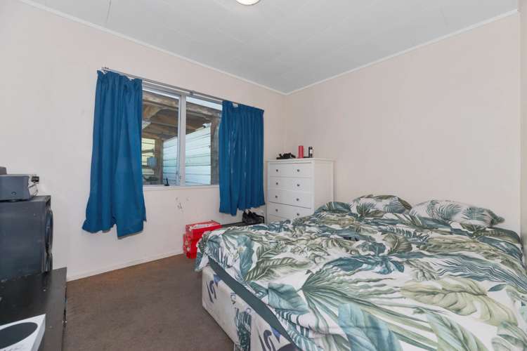 2/46 Brandon Road Glen Eden_14