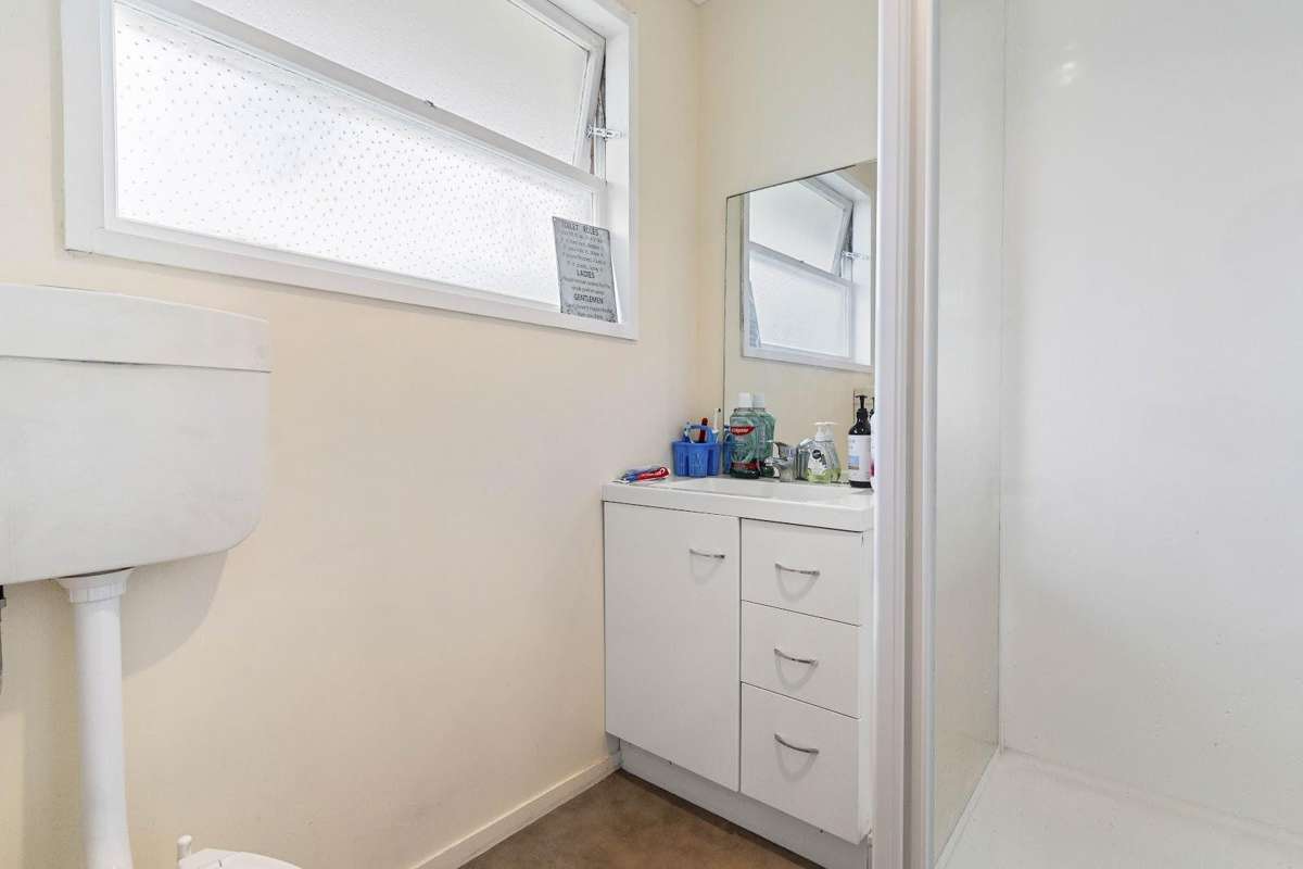 Flat 1/17 Peek Street_4