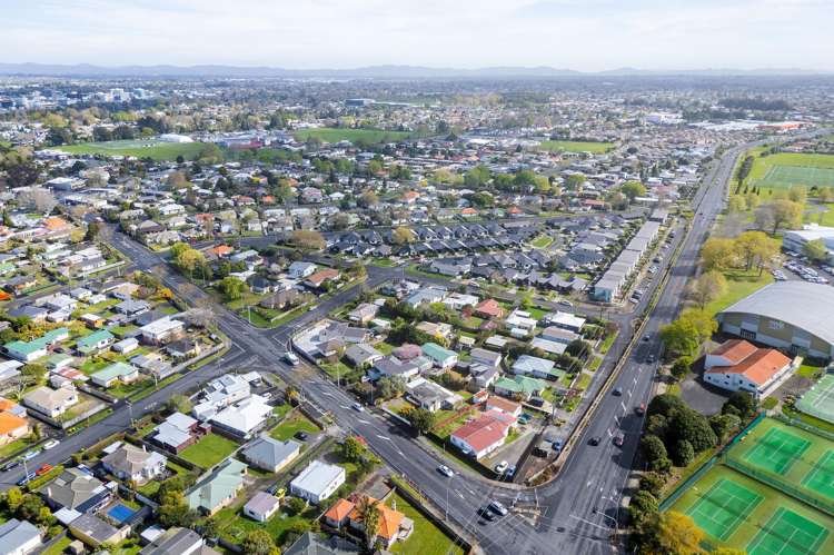 209 Clyde Street Hamilton East_23
