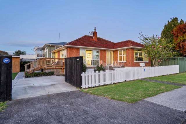 Welcome to Mangere Bridge