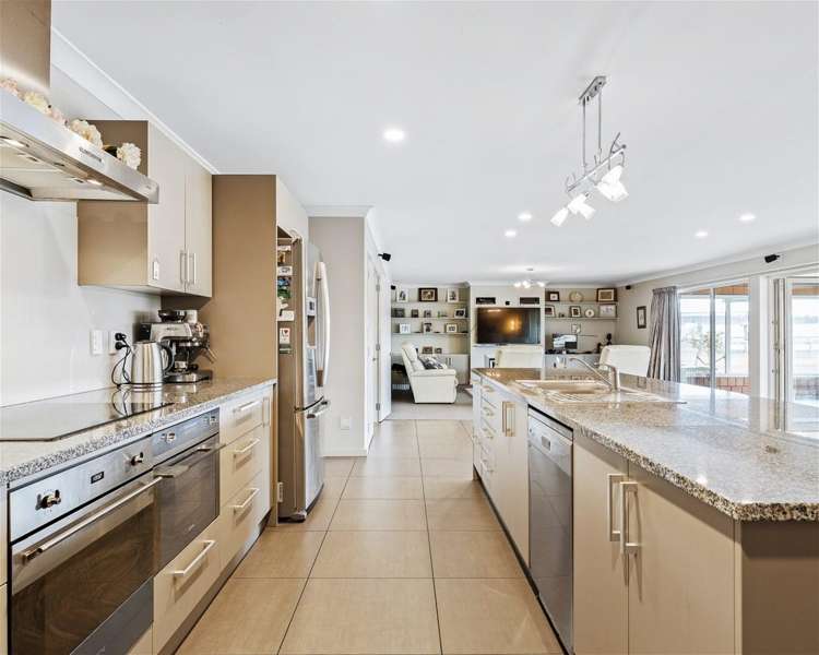 646 Grange Road Burnham_10