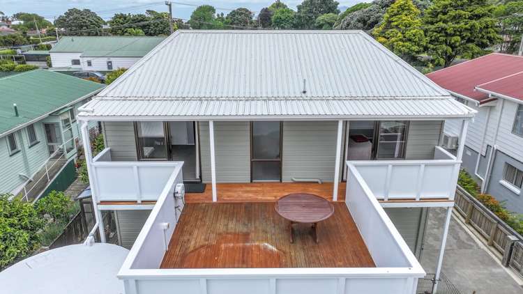 7 West Crescent Te Puru_18