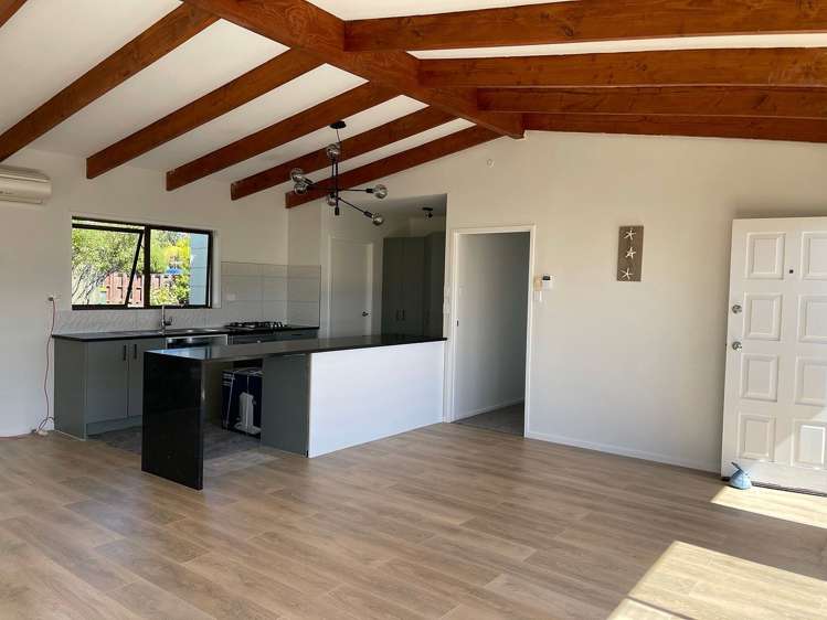 1425 Whangaparaoa Road Army Bay_14