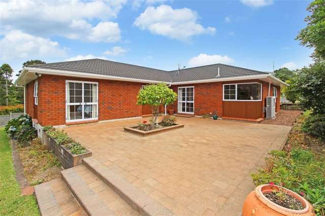 8 Highwood Grove Torbay_1