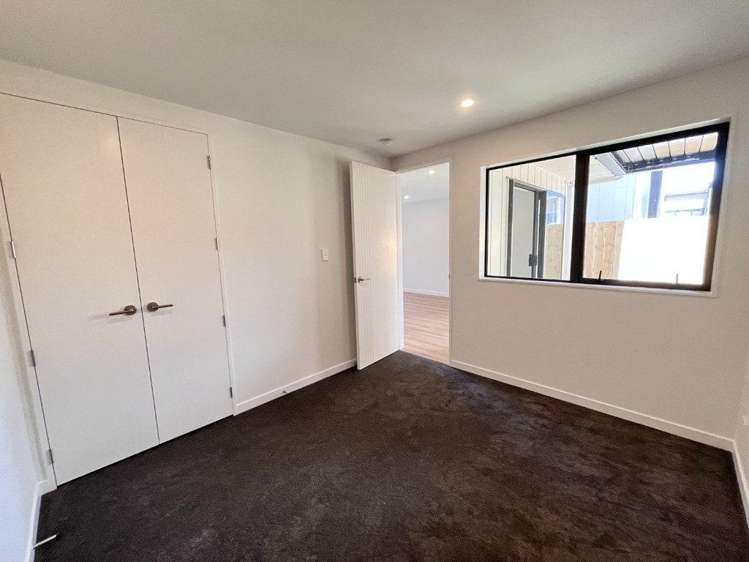 8 Irwin Lane Windsor Park_11