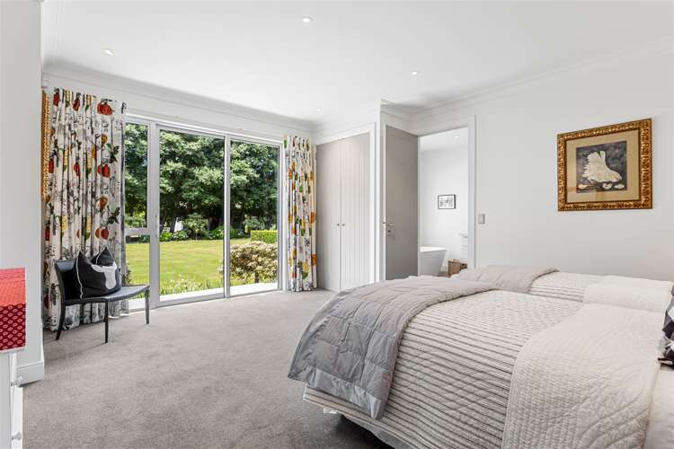 71 Hussey Road Northwood_27