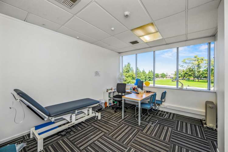 Unit B/199 Lincoln Road Henderson_21