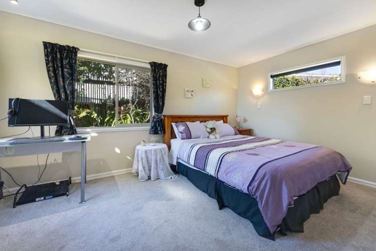 8 Newall Avenue Stoke_9