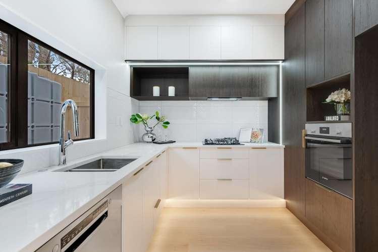 Lots 1-4/23 Bradbury Road Botany Downs_11