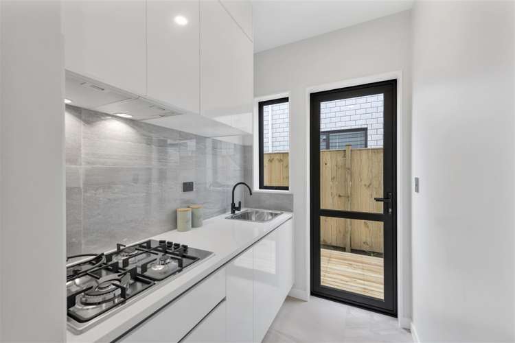 109 Valderama Drive Flat Bush_10