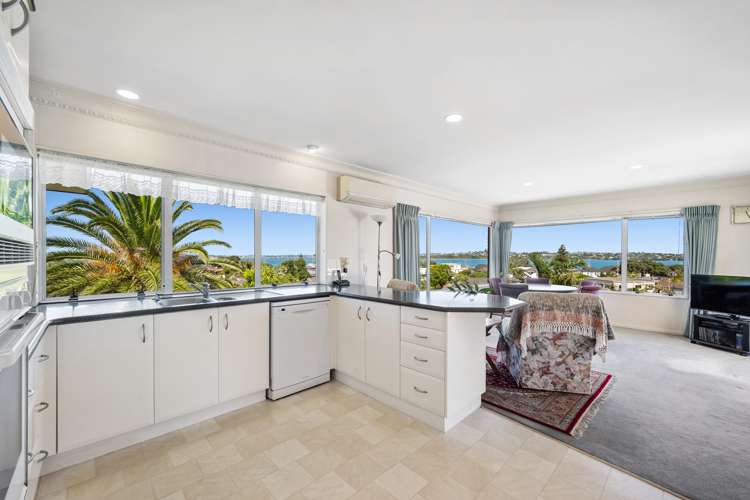 21 Devon Road Bucklands Beach_13