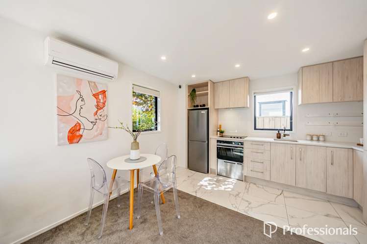 2/97 Whites Line East Waiwhetu_6