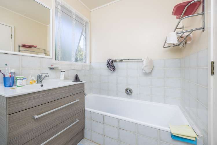 30 Matapouri Road Mangere Bridge_17