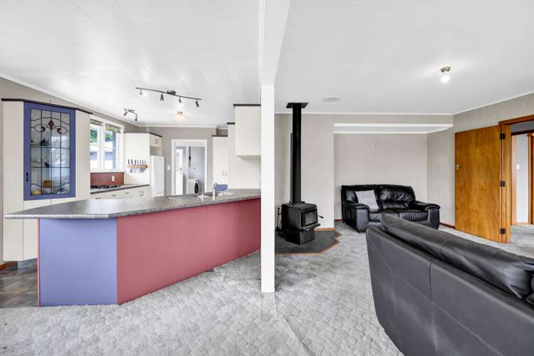 94 South Road Manaia_5