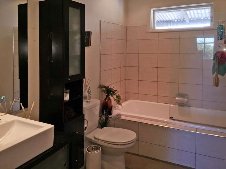 2 Torquay Street Kaitangata_13