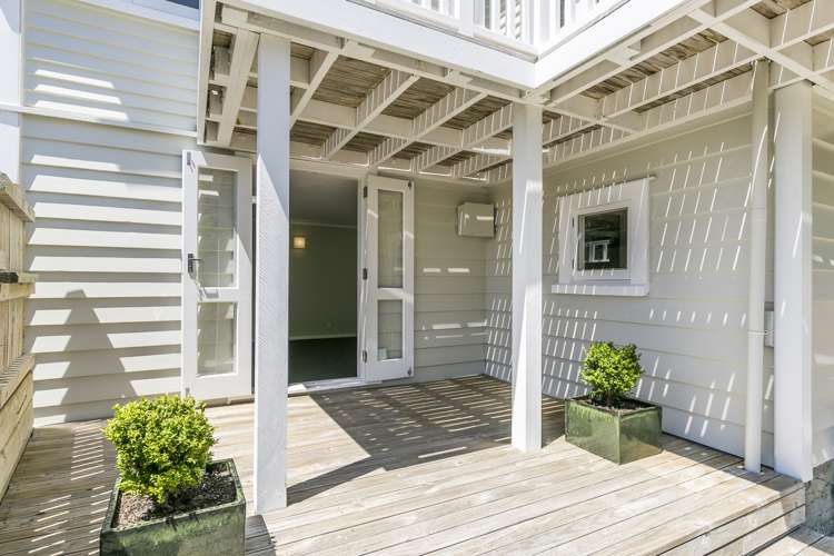 59 Severn Street Island Bay_13