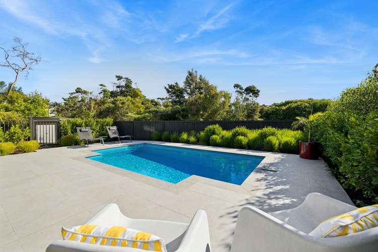 29 Oscar Road Greenhithe_17