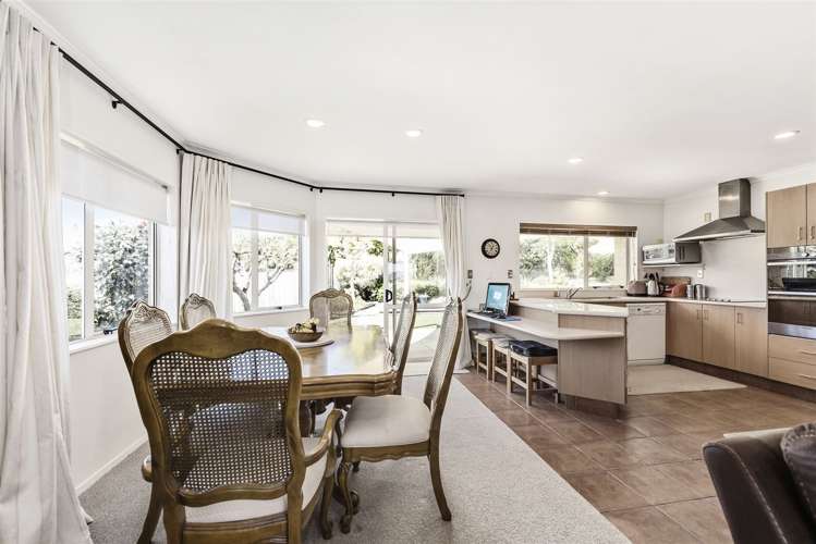 21 Village Park Drive Welcome Bay_5