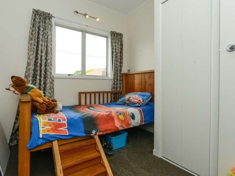 708 Murdoch Road East Akina_14