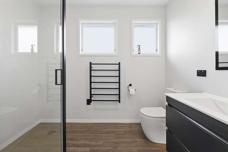 11 Byron Grove Owhata_21