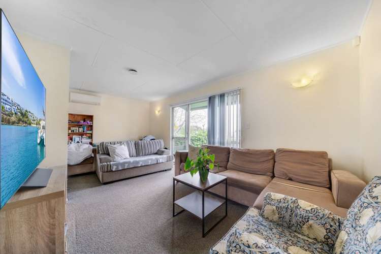 7 Oreti Place Clover Park_5