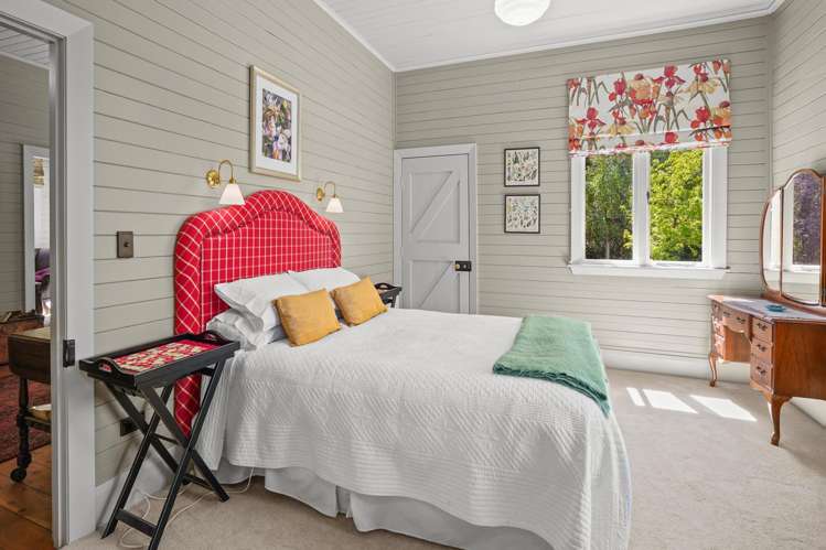 697 Leader Road East Parnassus_23