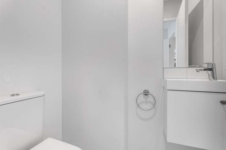 12A Rene Place Sunnyhills_13