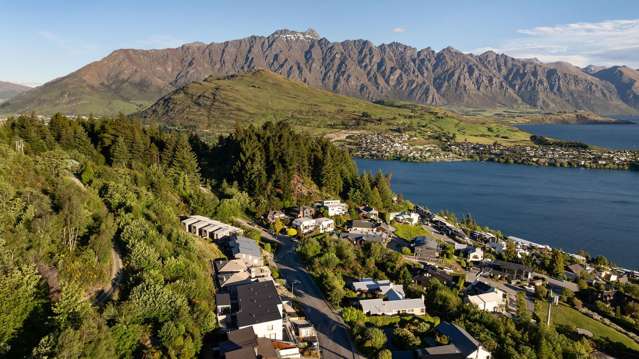 Elevated peak & lake views