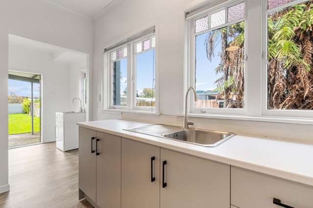 13 & 13A Lee Road Hannahs Bay_4