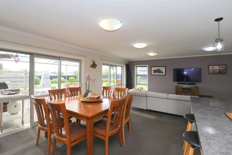21 Sunrise Drive Seaward Bush_7