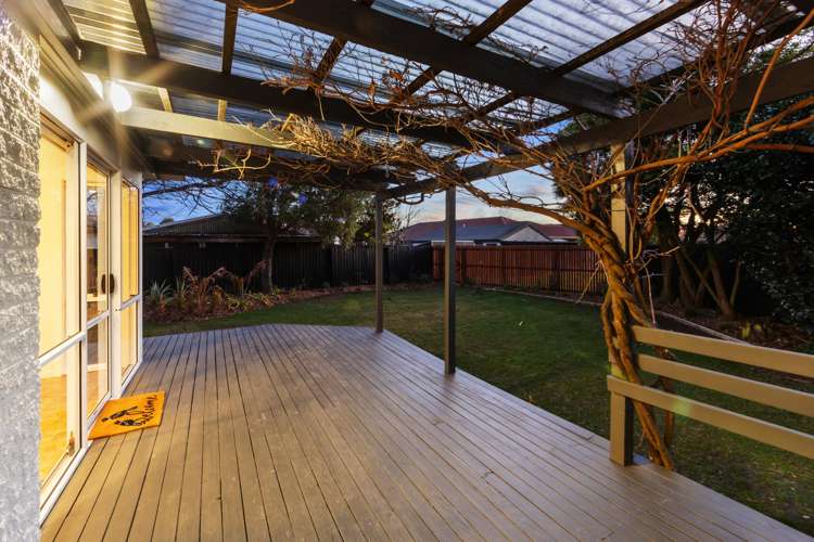 15 Denniston Crescent Redwood_16