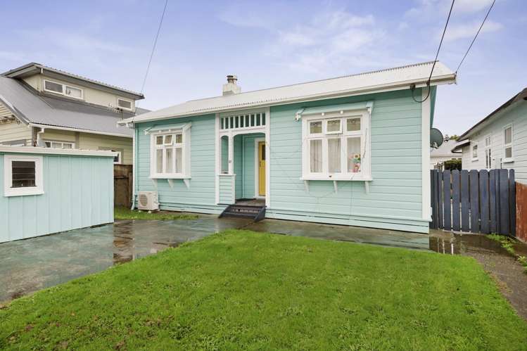 37 Plunket Ave_2