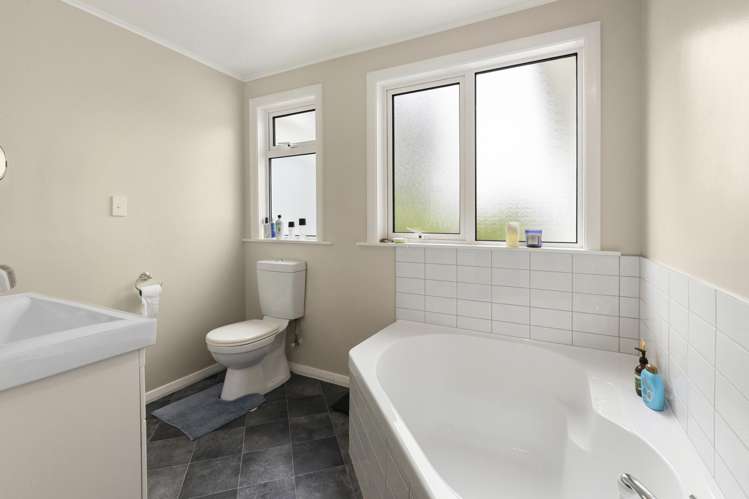 122 Donald Street Karori_10