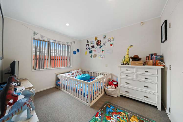 20 Ksenia Drive Flat Bush_7