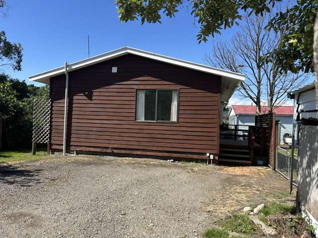 PAHIATUA- 2 BEDROOMS