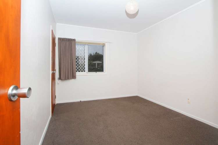 22 Forest Hill Road Henderson_8